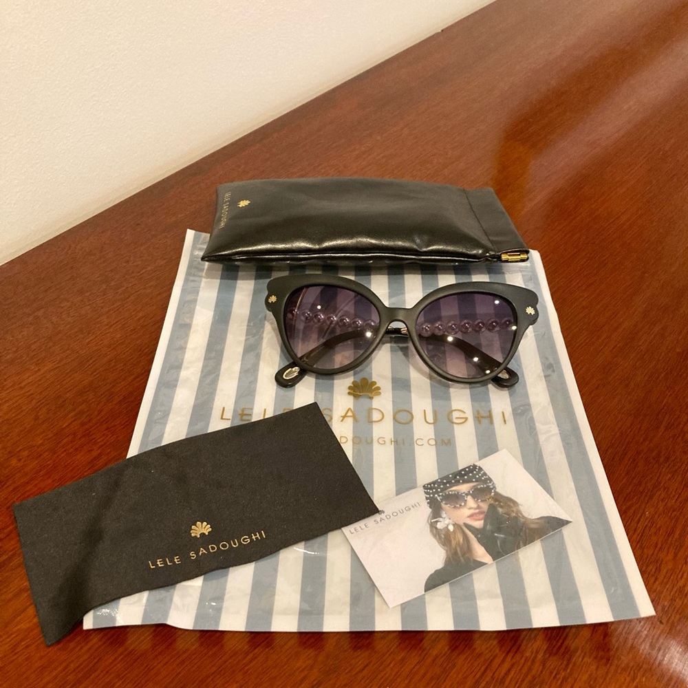 Lele Sadoughi Mother of Pearl Chelsea Cat-Eye Sunglasses in Black 🖤